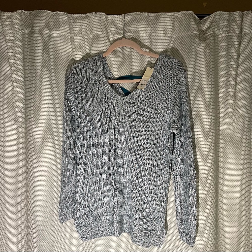Francesca's Collections V-Neck Sweater in Teal